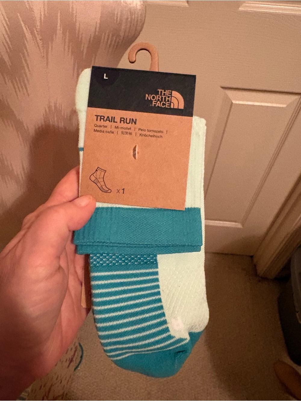 The North Face women’s Trail Run  Socks - Teal & White size L nwt $20